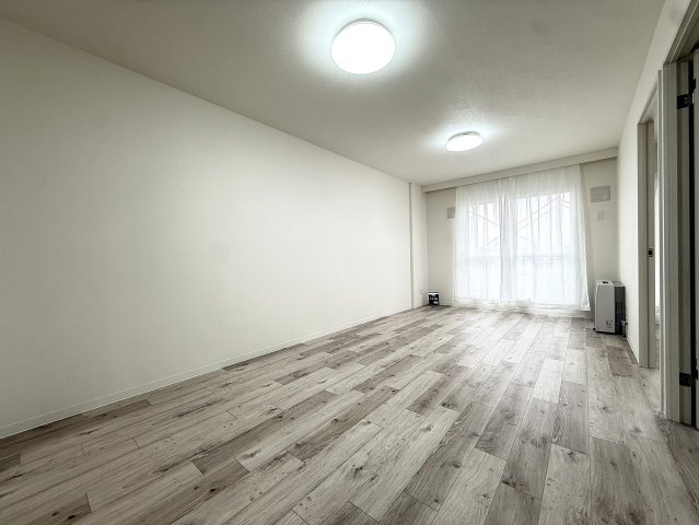 メゾンドルチェ23番館の居間・リビング