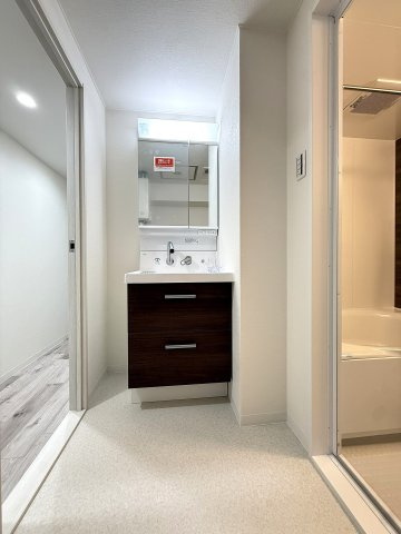 メゾンドルチェ23番館の独立洗面台