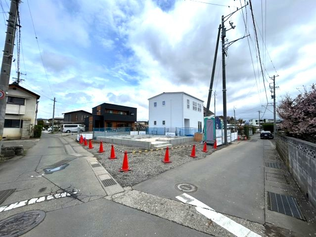 新築戸建　長野市大字東和田の前面道路含む現地写真