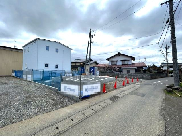 新築戸建　長野市大字東和田の前面道路含む現地写真