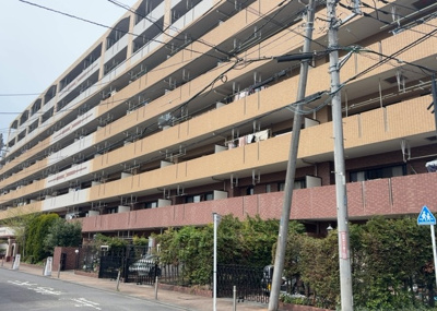【外観】 | ディナスカーラ南橋本 | ＳＲＣ造は強度や耐震性の面でもRC造と比べて優れています。そのため、10階建以上の高層または超高層マンションなどの建築にも多く採用されています。柱や梁などのサイズが小さくても高い耐震性を確保できます。