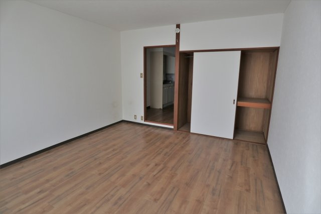 ルーラルハウスの洋室