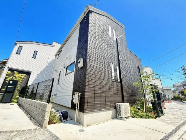 杉並区浜田山1丁目　新築戸建　残2棟の外観|2026.04.29撮影

現地ご見学希望・資料請求などお気軽にお問い合わせ下さい！
03-5990-5201