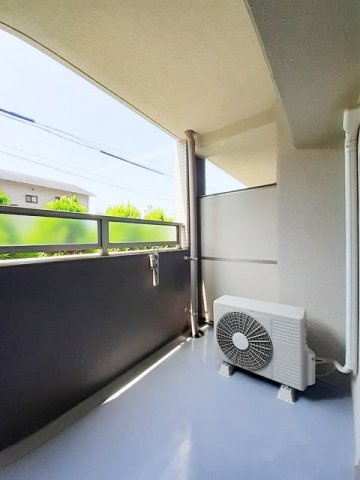 熊本市中央区国府１丁目の賃貸マンションのバルコニー|外からの目が気にならないバルコニーで洗濯物が干せます