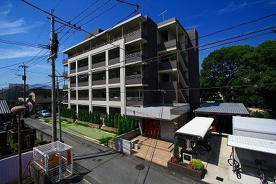 熊本市中央区国府１丁目の賃貸マンションの外観|外観は落ち着いています