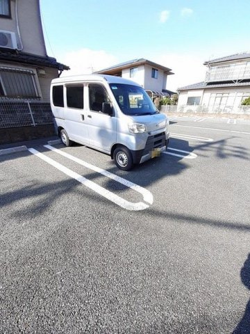 Ｓｏｌ　Ｌｅｖａｎｔｅ　国府の駐車場|駐車場に車を止められます