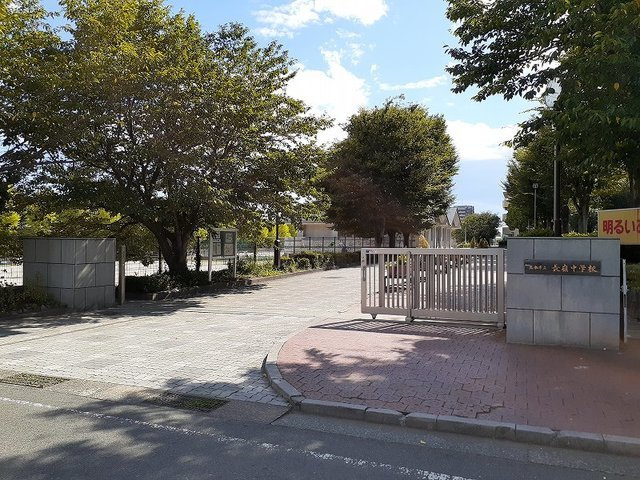 フォルトゥーナの周辺|長嶺中学校まで1300m