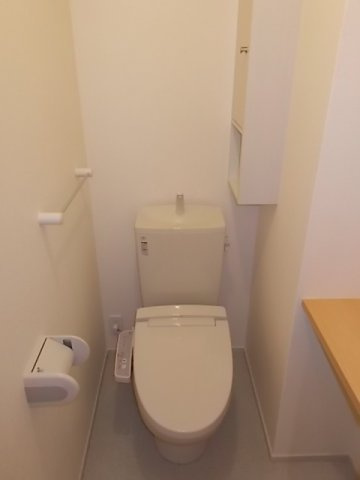 合志市須屋のアパートのトイレ|清潔感のあるトイレです