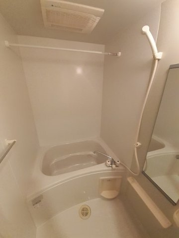 メゾンソレイユの浴室|ゆったり過ごせるお風呂です
