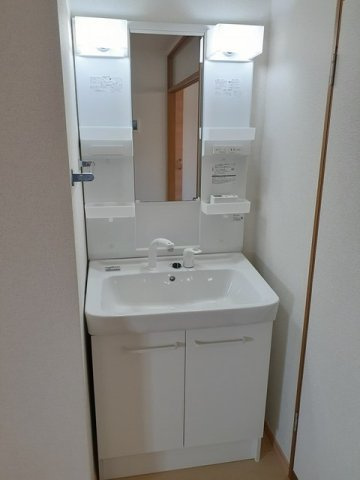 スカイハイツ菊陽の洗面所|ゆったりとスペースのある洗面所