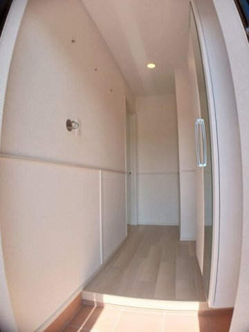 熊本市北区梶尾町のアパートの玄関|ゆったりとした玄関です