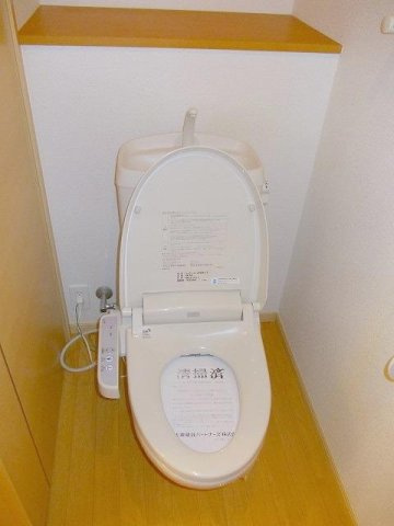 熊本市北区鶴羽田４丁目のアパートのトイレ|清潔感のあるトイレです