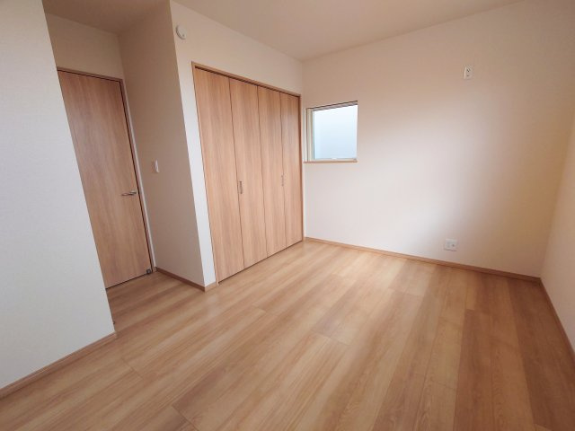 売中古戸建　静岡市駿河区高松の洋室|全居室収納でお部屋もすっきり！