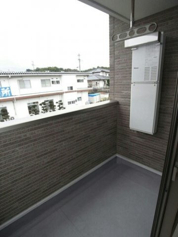 熊本市北区大窪３丁目のアパートのバルコニー|暖かな日差しのふりそそぐバルコニー