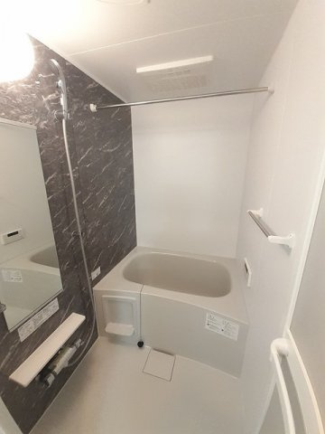 熊本市北区兎谷１丁目のアパートの浴室|落ち着いた空間のお風呂です