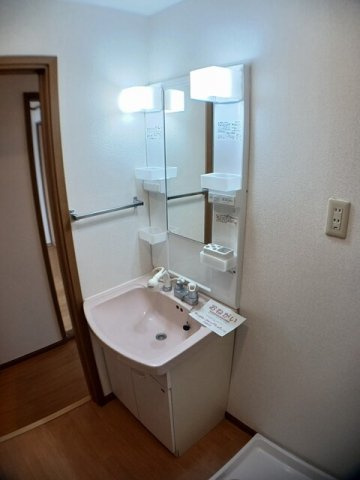 熊本市北区打越町のアパートの洗面所|忙しい朝には欠かせない洗面所です