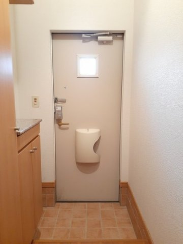 合志市須屋のアパートの玄関|毎日通る玄関はこちらです