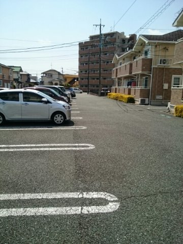 合志市幾久富のアパートの駐車場|駐車スペースもあります
