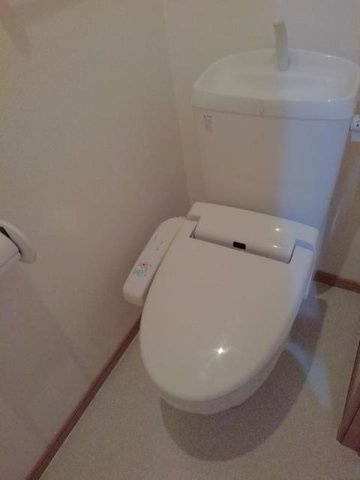 合志市幾久富のアパートのトイレ|コンパクトで使いやすいトイレです