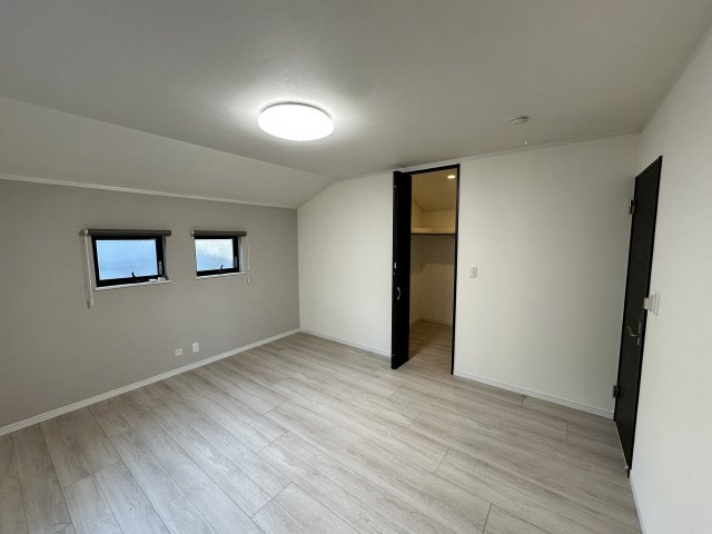 清瀬市中里　リフォーム済戸建の洋室