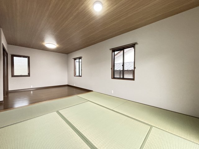 【和室】 | 荒尾市一部 | ☆2階6.0帖畳スペース＋5.5帖のフローリングスペースを自由に使えます☆