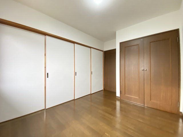 【洋室】 | 荒尾市一部 | ☆2階5.4帖の洋室（2部屋）・収納付き！☆