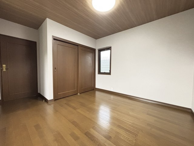 【洋室】 | 荒尾市一部 | ☆2階5.4帖分の洋室・収納付き！☆