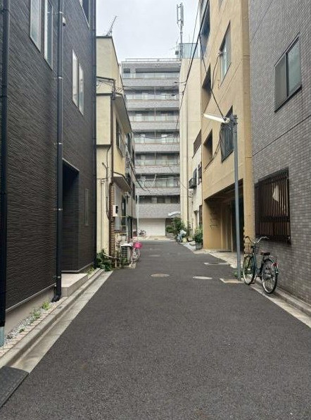 台東区三筋１丁目の売地の前面道路含む現地写真