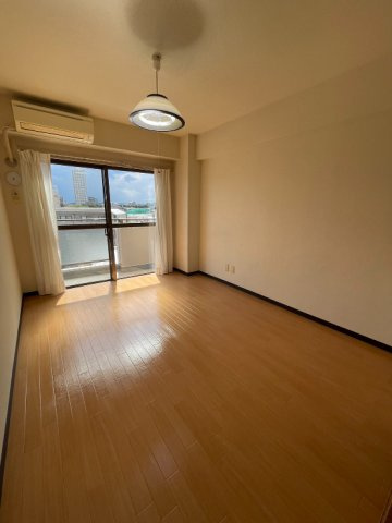 ウィングシティ立花の居間・リビング