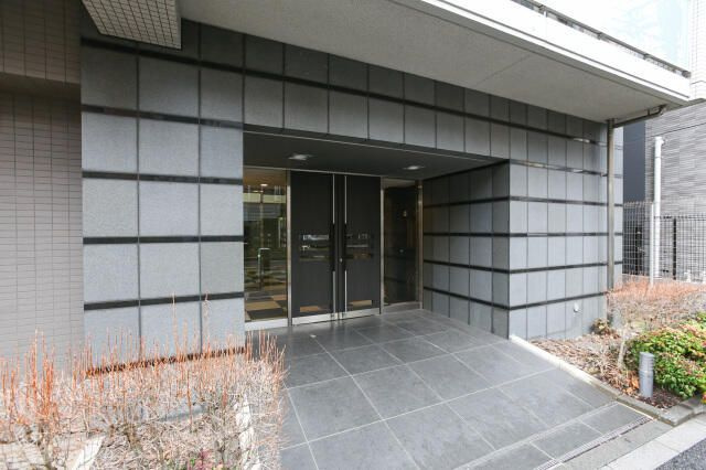 スカイコート両国参番館のエントランス