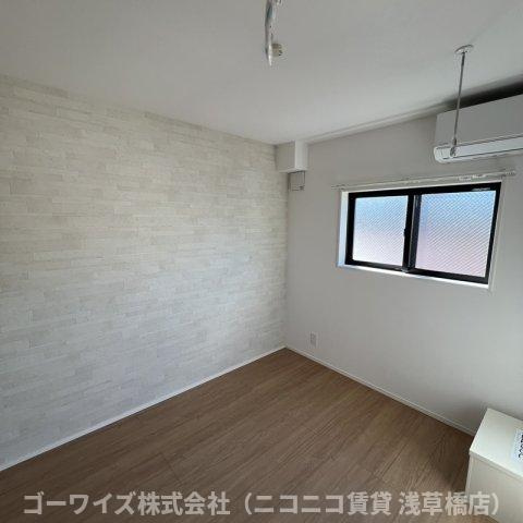 ゴールデンハウス平井の玄関