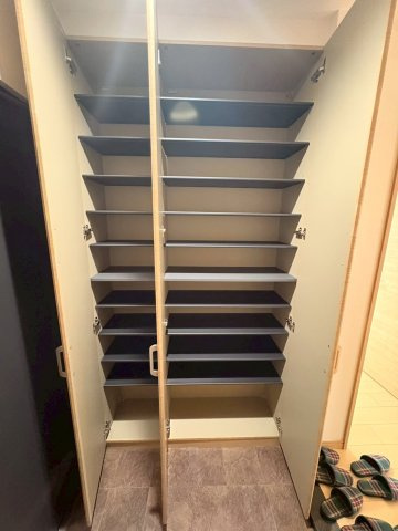 バンベール梅坪の玄関