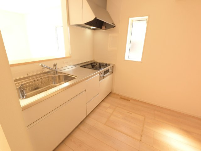 佐賀市木原　第6　2号棟の内観：施工例|リビングのお子さんに目配りできる対面式カウンターキッチンを採用。