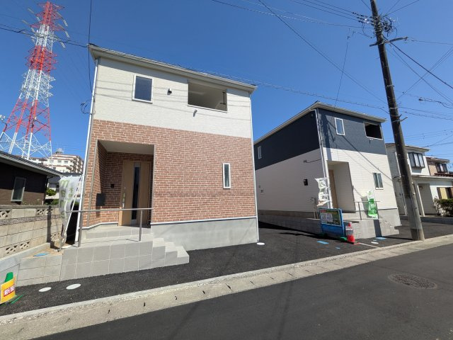 取手市宮和田　第9　新築戸建　1号棟の前面道路含む現地写真|写真だけでは伝わらない快適さを、ぜひ現地で体感しませんか？
即日見学可能です！平日のご案内も可能です♪
お気軽にお問合せまたはお電話ください！
0297-86-8370まで【リアライズ不動産】