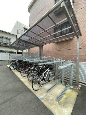 SPACE CUBE HONJIN　名古屋市賃貸　仲介手数料無料の駐車場