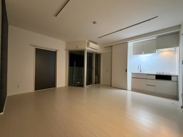 SPACE CUBE HONJIN　名古屋市賃貸　仲介手数料無料の居間・リビング