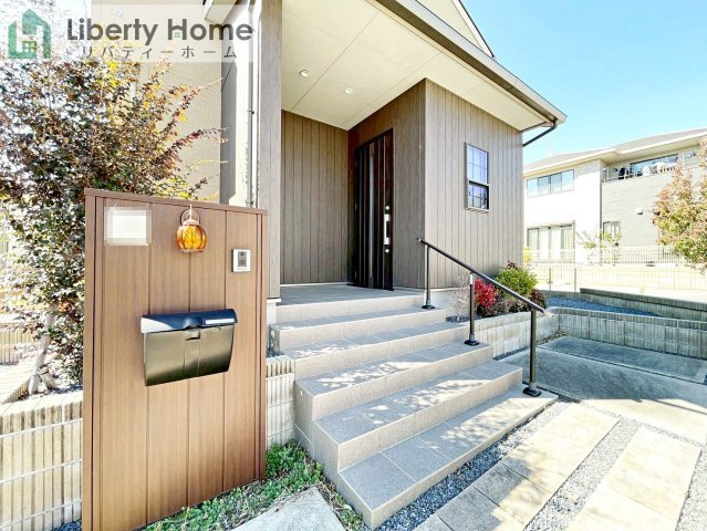 ひたちなか市市毛 中古戸建のエントランス