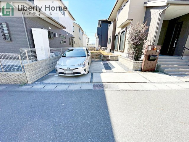 ひたちなか市市毛 中古戸建の駐車場