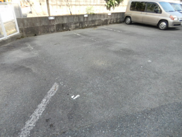 ハイツ柳井の駐車場