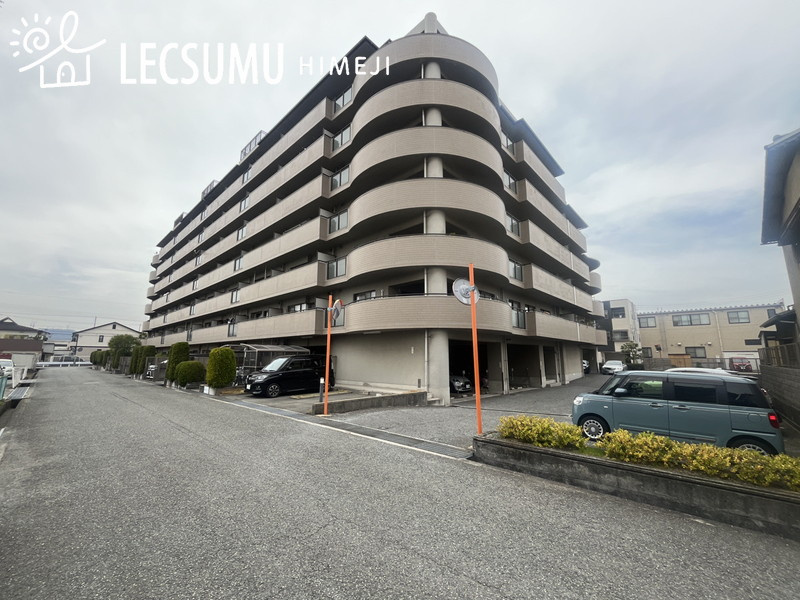 ロイヤルシャトー手柄南の外観