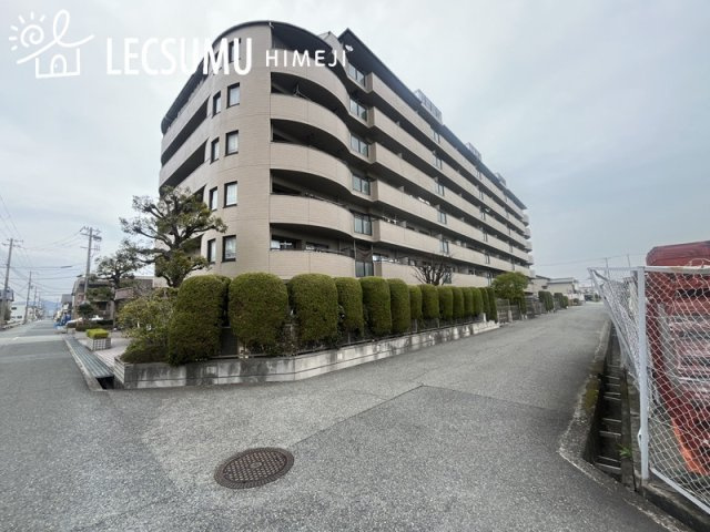 ロイヤルシャトー手柄南の外観