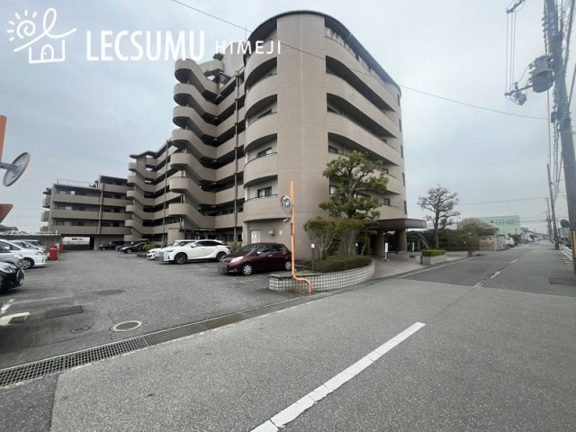 ロイヤルシャトー手柄南の外観