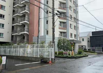 【外観】 | リリーベル本厚木 | マンションの外観は非常に重要なポイントです！外観の善し悪しは資産価値に大きな影響を与えます。外観のいいマンションを購入することで、高値で売却がしやすく、買い手が見つかりやすいというメリットがあります。