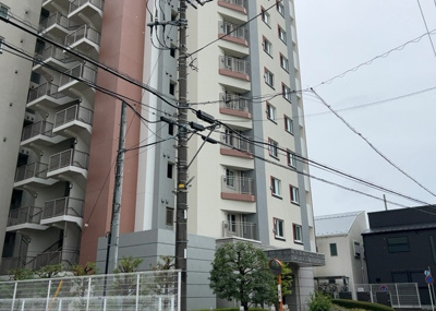 【外観】 | リリーベル本厚木 | ＲＣ造、Reinforced Concreteは直訳すると補強されたコンクリートです。主に柱や梁・床・壁が鉄筋とコンクリートで構成おり、鉄筋を組んだ型枠にコンクリートを流し込んで固めたものを指します。