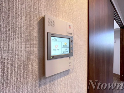 【セキュリティ】 | ディアレイシャス東別院Ⅳ | モニター付きインターフォンです。