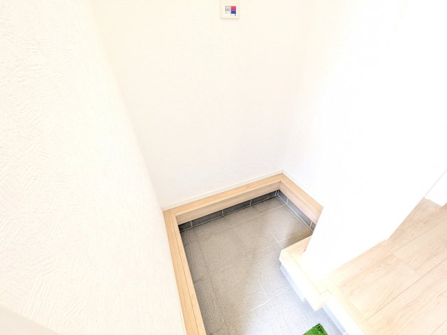 かすみがうら市下稲吉第15　新築戸建　の玄関