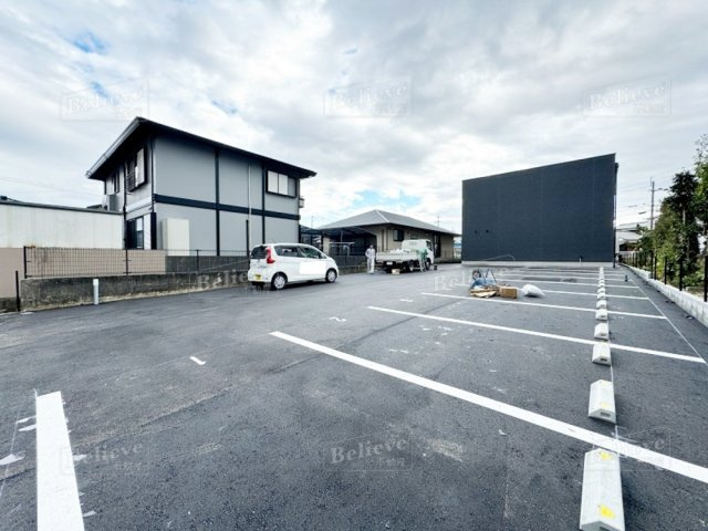 グラン・ブルーの駐車場|駐車スペースもあります☆