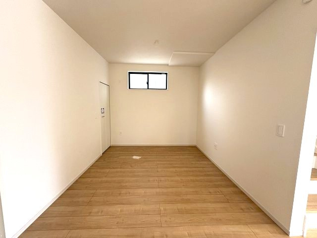 【居間・リビング】 | 春日市白水ケ丘2丁目2期　1号棟（全2棟）【仲介手数料無料・0円】 | 現地写真。