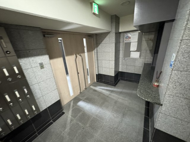 AXiS神戸みなと元町のエントランス
