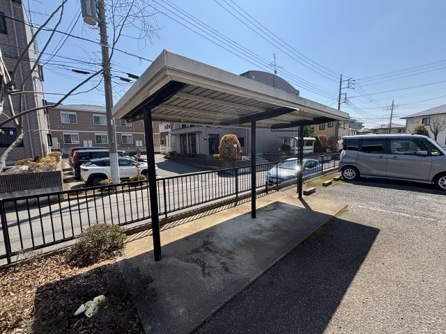 ベルテ伊藤D棟のその他共用部分|屋根付きの駐輪場があります。